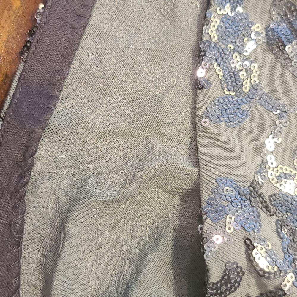 Calvin Klein cap sleeve sequin gown - Picture 8 of 8